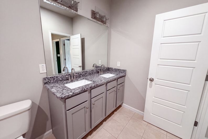 Photo 13 of 21 of 5317 Winmire Ln, Stone Mountain, GA