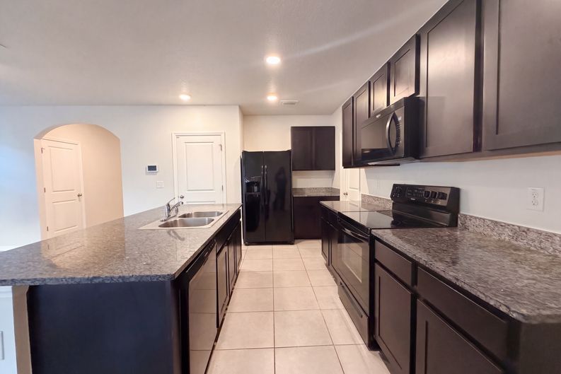 Photo 8 of 30 of 16805 Trite Bend St, Wimauma, FL