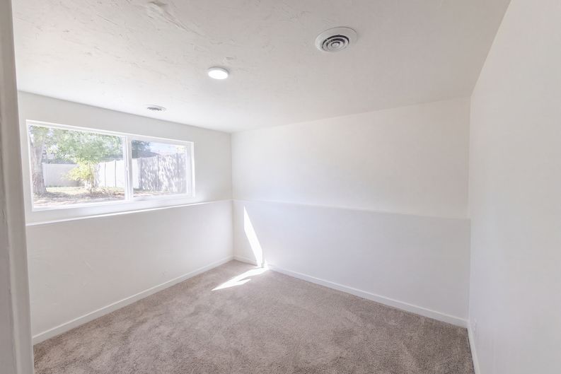 Photo 17 of 24 of 4259 W Stane Ave, West Valley City, UT