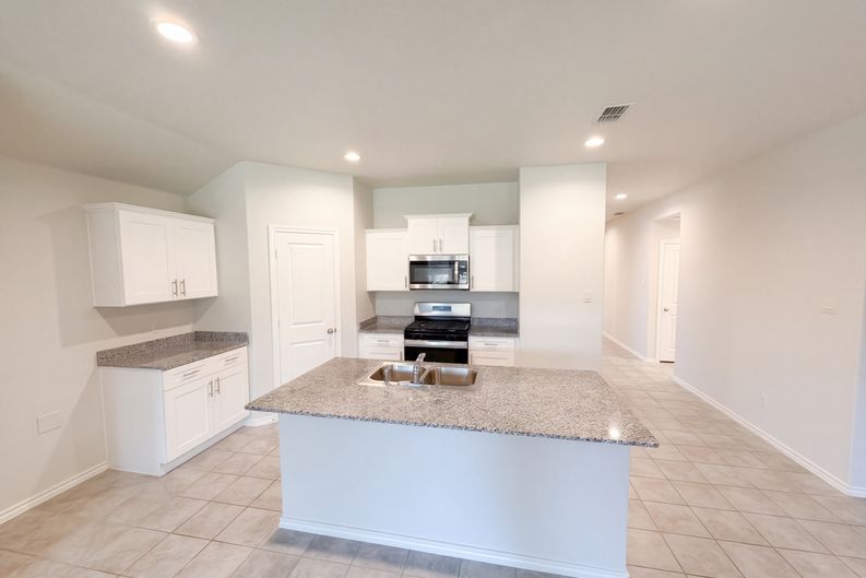 Photo 7 of 27 of 517 Bronze Cir W, Springtown, TX
