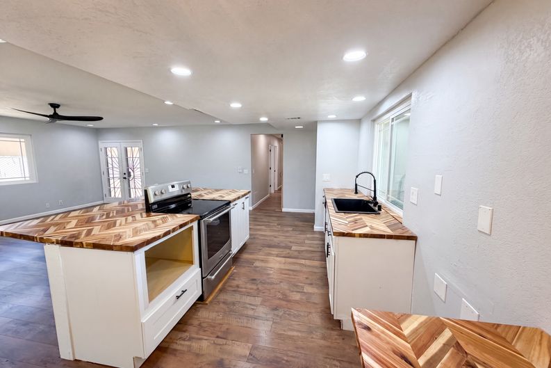 Photo 8 of 18 of 14729 Hartford Ln, Helendale, CA