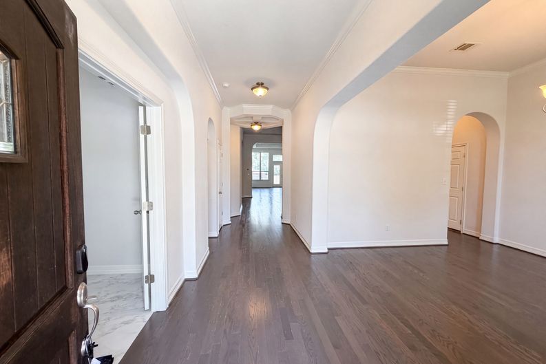 Photo 6 of 19 of 1604 Hollowback Dr, Leander, TX