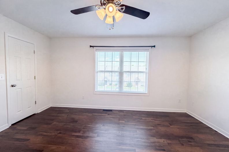 Photo 11 of 18 of 4207 Bentley Dr, Randleman, NC