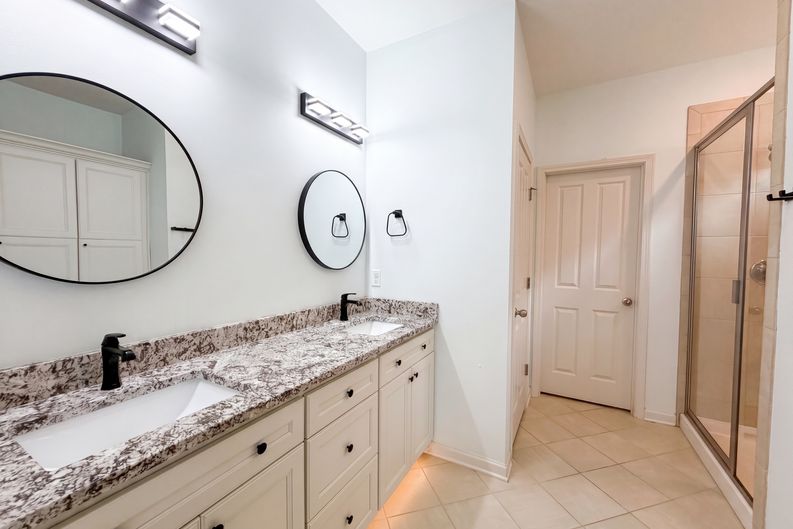 Photo 9 of 15 of 2530 Walpole Ln, Columbia, TN