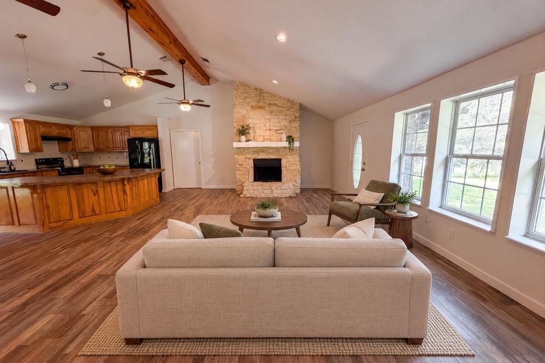 Photo 5 of 16 of 205 Private Road 6980, Alba, TX