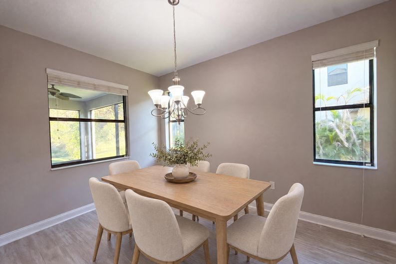 Photo 14 of 36 of 12424 Belcroft Dr, Riverview, FL
