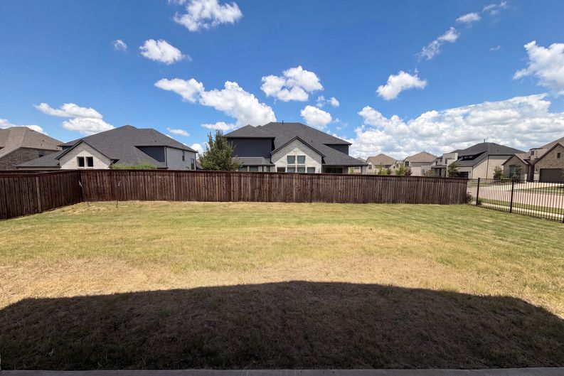 Photo 22 of 26 of 7592 Sanctuary Dr, Frisco, TX