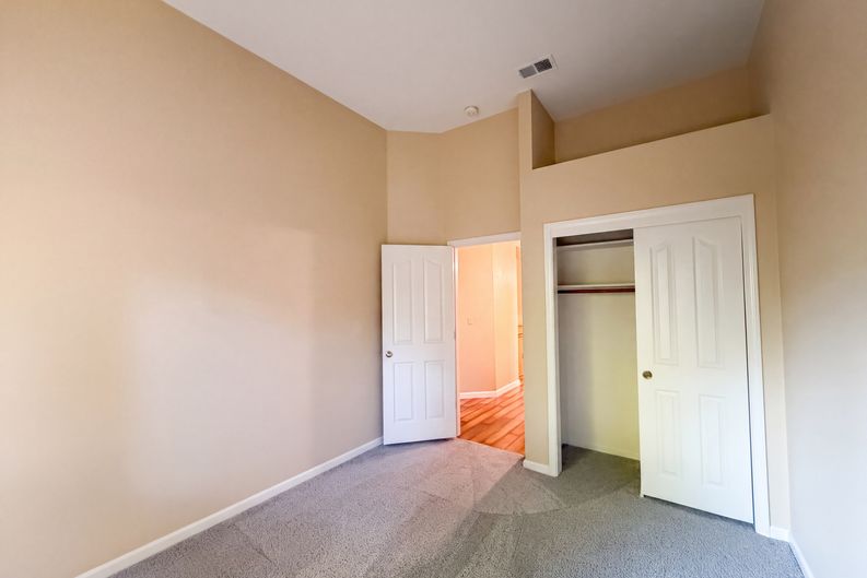 Photo 13 of 44 of 5344 Swindon Rd, Rocklin, CA
