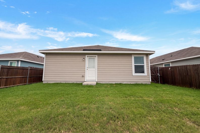 Photo 19 of 20 of 5832 Timber Point Dr, Princeton, TX