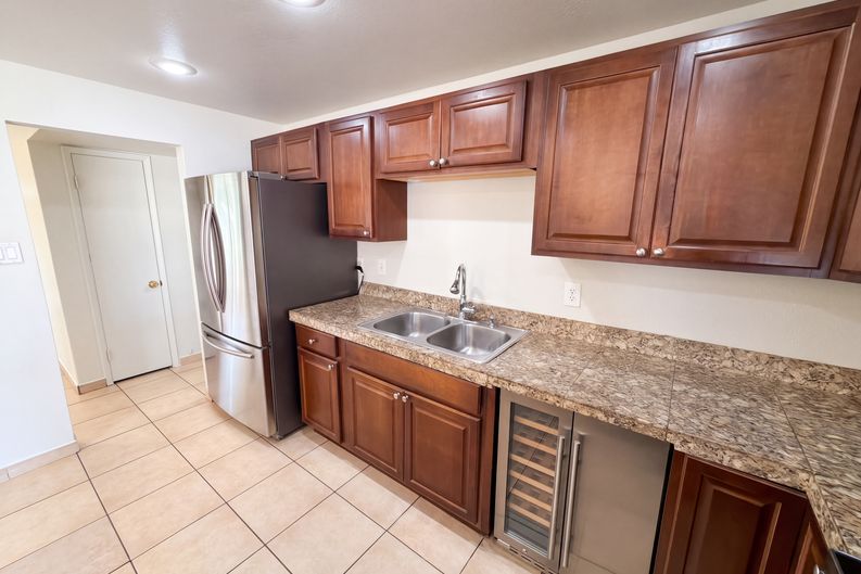 Photo 11 of 32 of 6208 W Alvarado Rd, Phoenix, AZ