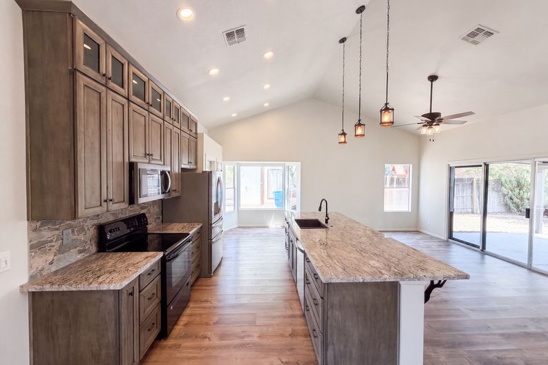Photo 8 of 29 of 615 W Montoya Ln, Phoenix, AZ