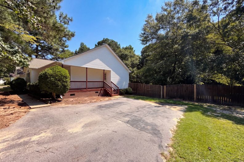 Photo 12 of 25 of 576 Sunray Dr, Clayton, NC