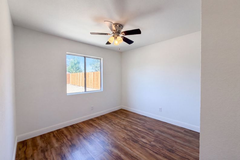 Photo 18 of 39 of 8460 Orchard Creek Way, Elk Grove, CA