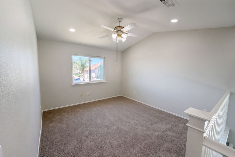 Photo 10 of 26 of 2371 W Via Bello Dr, Rialto, CA