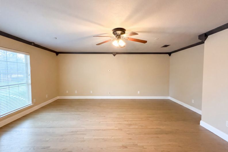 Photo 12 of 27 of 106 Forestview Rd, Hickory Creek, TX