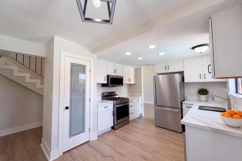 Photo 28 of 46 of 6005 La Castana Way, Sacramento, CA