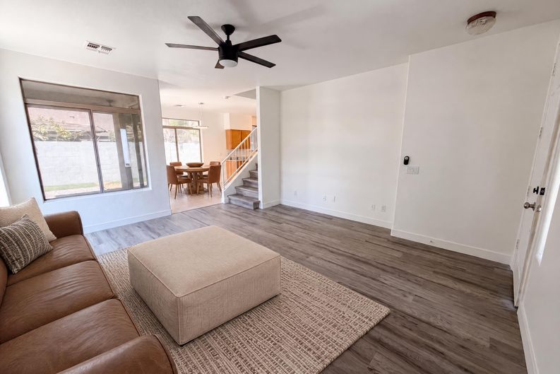Photo 3 of 23 of 800 S Bedford Dr, Chandler, AZ