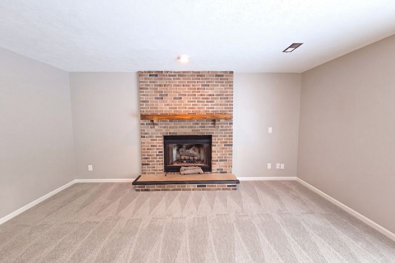 Photo 26 of 79 of 1503 Featherstone Rd, Rockford, IL