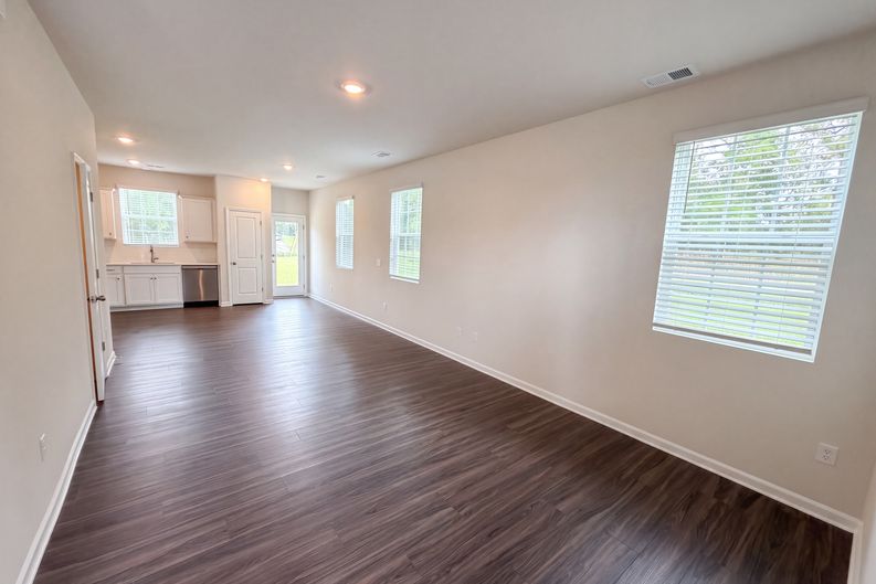 Photo 6 of 31 of 204 Socrates St, Lexington, SC