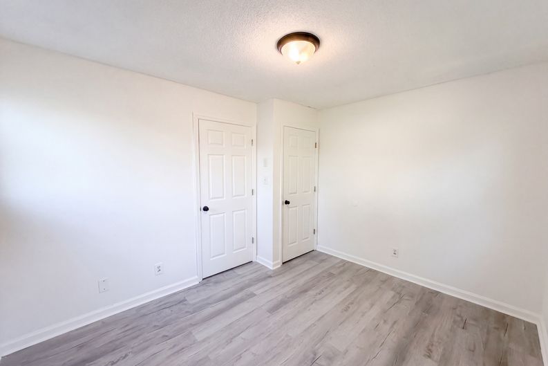 Photo 14 of 27 of 7301 Meadowbrook Cir, Knoxville, TN