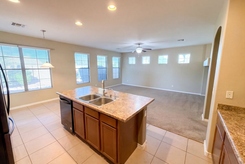 Photo 20 of 40 of 1898 S 160th Ln, Goodyear, AZ