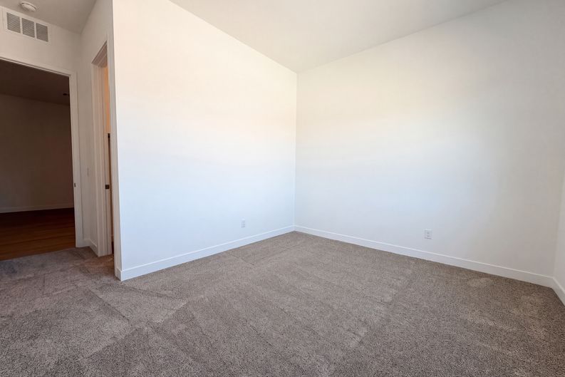 Photo 10 of 28 of 8220 Gusty Brook St, Las Vegas, NV
