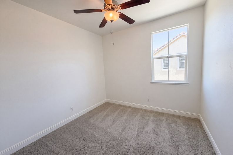 Photo 15 of 30 of 10801 Portico Cir, Rancho Cordova, CA
