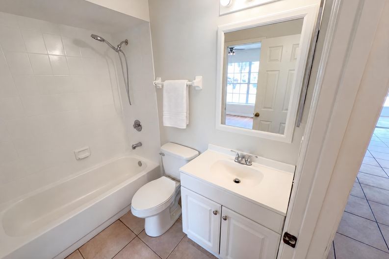 Photo 6 of 21 of 9814 Dean Cove Ln, Orlando, FL