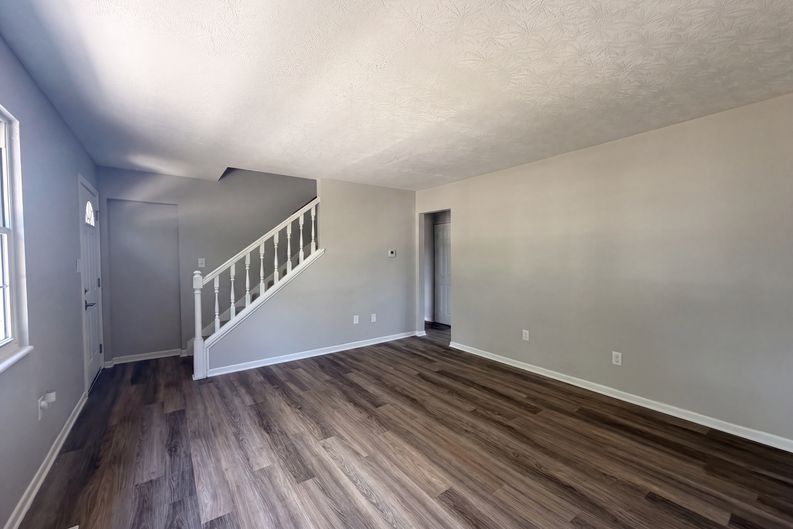 Photo 4 of 38 of 6363 Sandric Ln, Liberty Township, OH