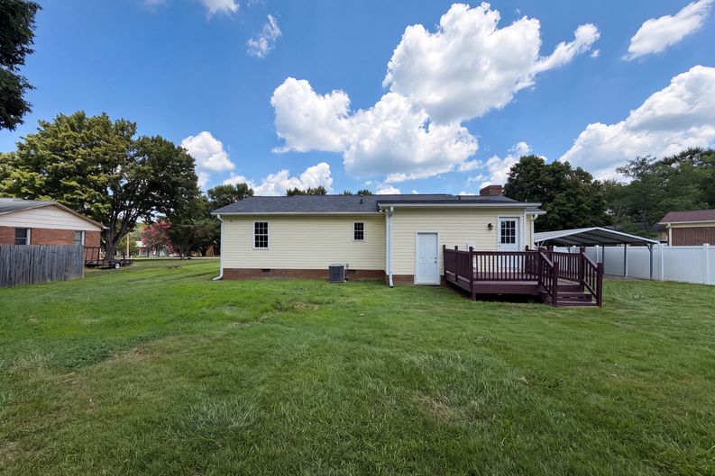 Photo 5 of 22 of 642 Lancer Ct NW, Concord, NC