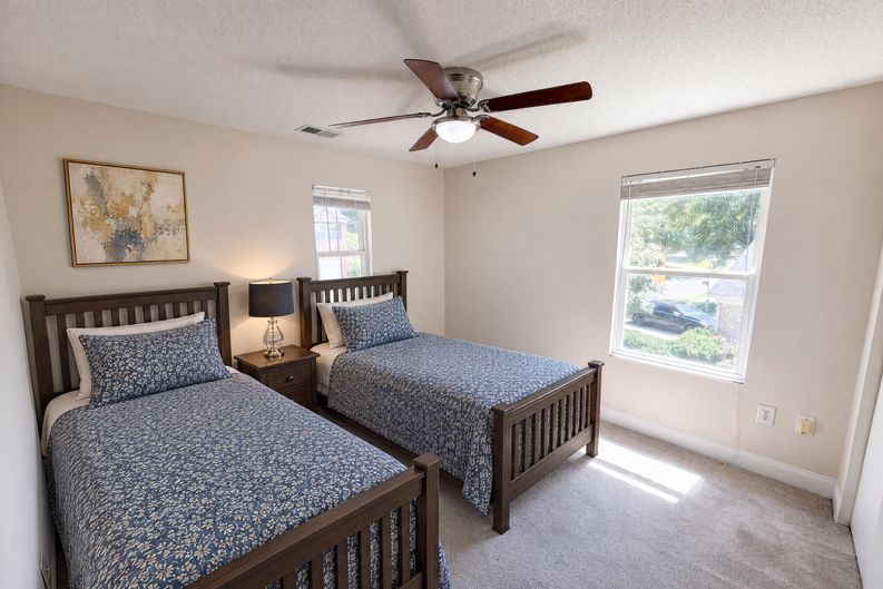Photo 15 of 25 of 14021 Pinyon Pine Ln, Charlotte, NC