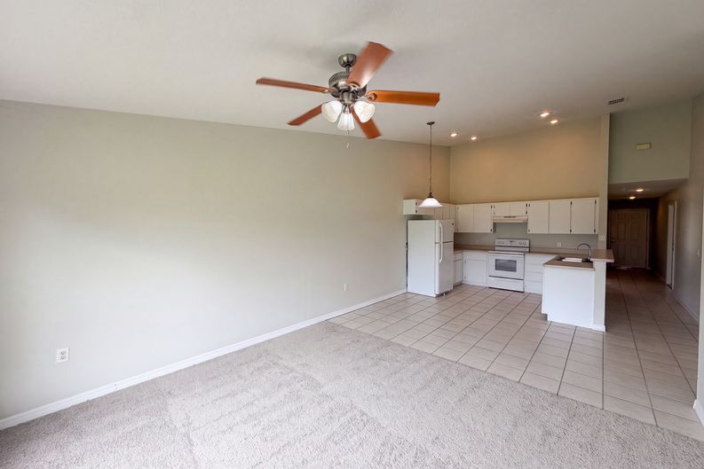 Photo 3 of 27 of 37209 Grassy Hill Ln, Dade City, FL