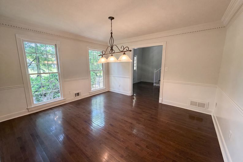 Photo 7 of 29 of 4379 Inns Brook Dr, Snellville, GA