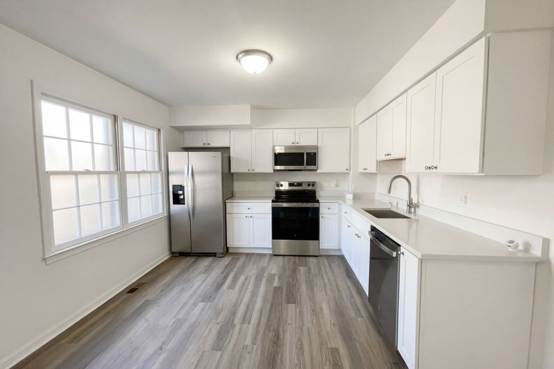 Photo 12 of 23 of 645 N Armistead St, Alexandria, VA
