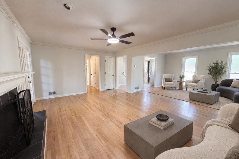 Photo 17 of 22 of 1033 Chestnut Hill Cir SW, Marietta, GA