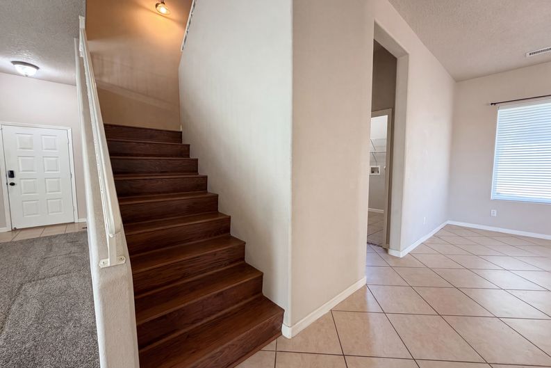 Photo 4 of 23 of 2513 Milagro Ridge Ct NE, Rio Rancho, NM