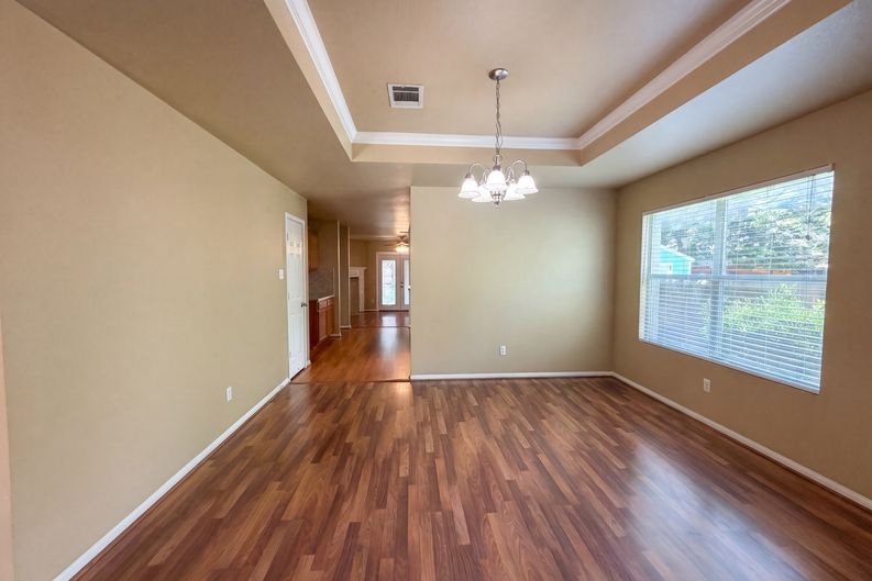 Photo 6 of 19 of 5313 Southern Crossing Dr, Temple, TX