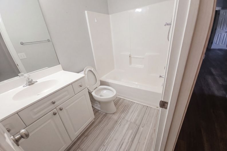 Photo 15 of 17 of 906 W Marymont Ln, Charleston, SC