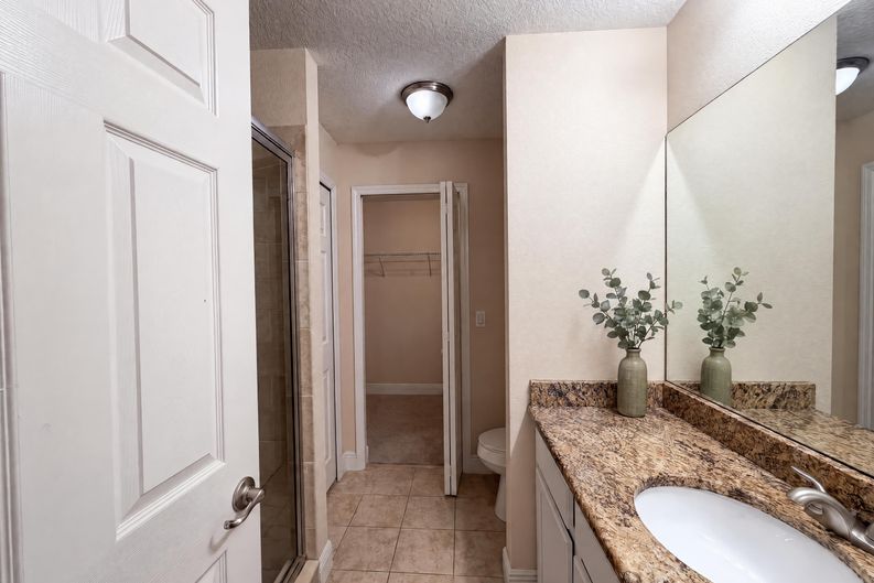 Photo 18 of 23 of 33137 Irongate Dr, Leesburg, FL