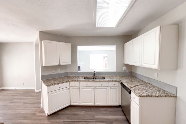 Photo 6 of 23 of 9646 Ivy Plain Dr, San Antonio, TX