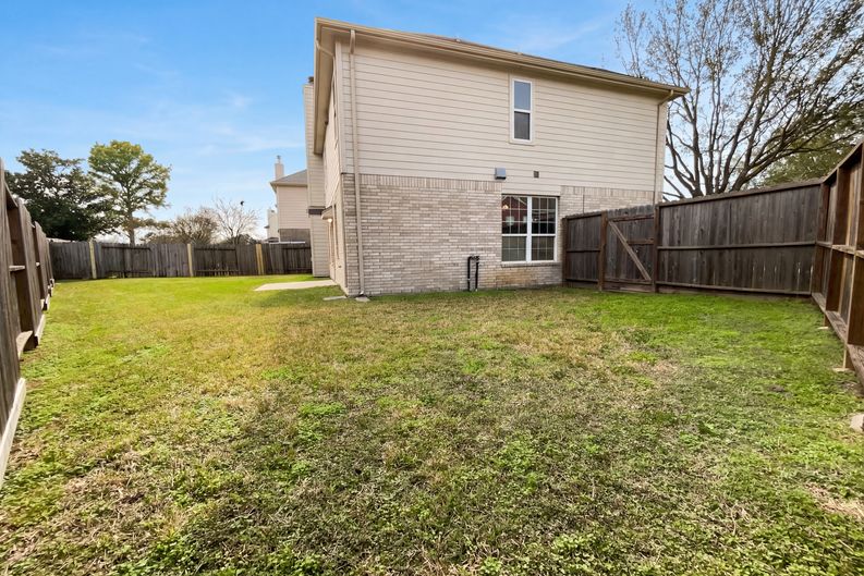 Photo 7 of 22 of 11919 Leaf Oak Dr, Houston, TX