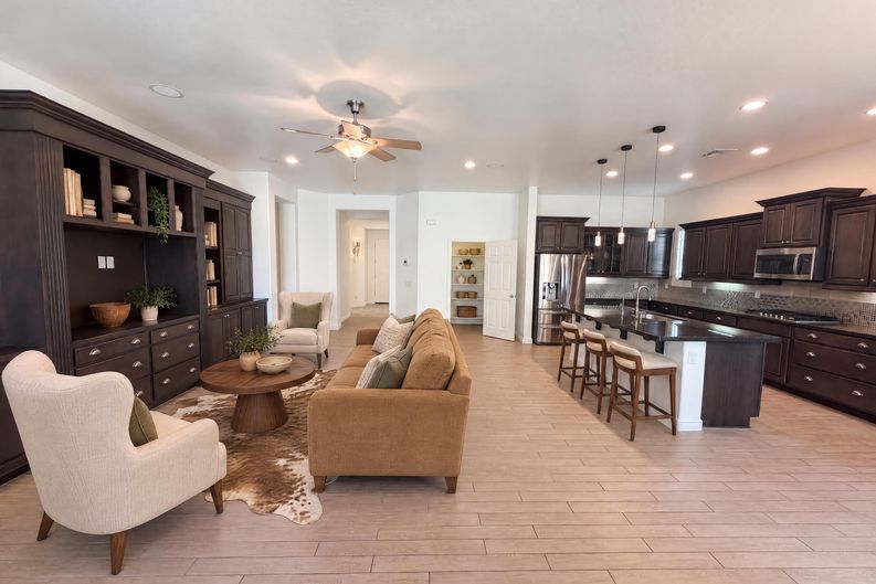 Photo 3 of 36 of 7420 W Crabapple Dr, Peoria, AZ