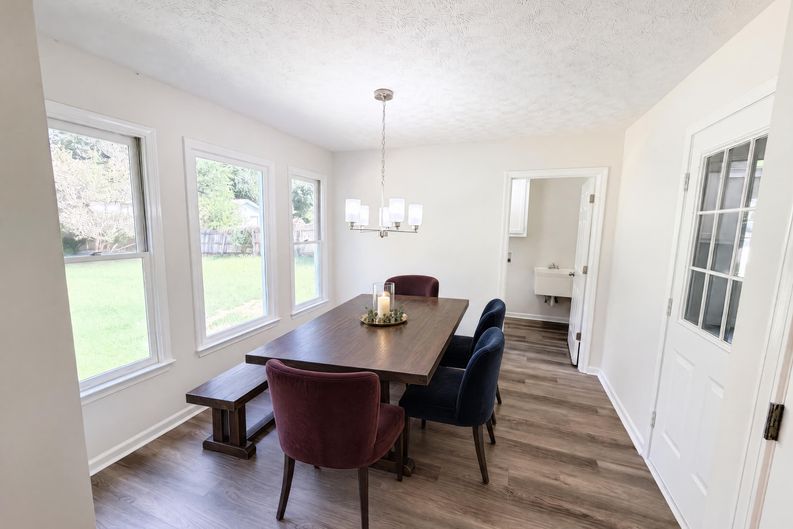 Photo 8 of 20 of 806 Ruswood Rd, Winder, GA
