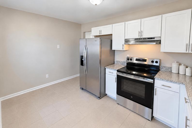 Photo 5 of 22 of 8355 Knights Bridge Rd, Charlotte, NC