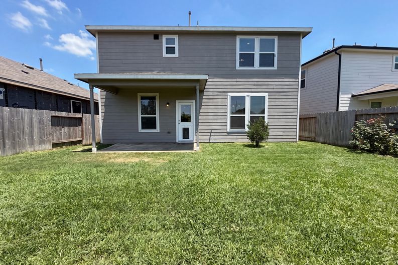 Photo 5 of 24 of 25635 Balsamroot Dr, Magnolia, TX