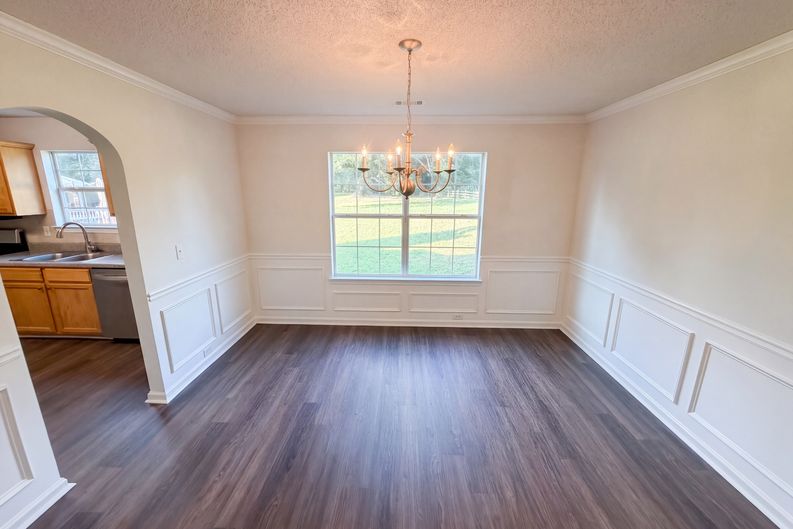 Photo 10 of 26 of 7425 Bodnant Dr, Fairburn, GA