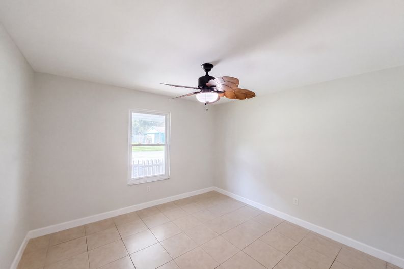 Photo 6 of 19 of 7233 W Thomas Jefferson Cir W, Bartow, FL