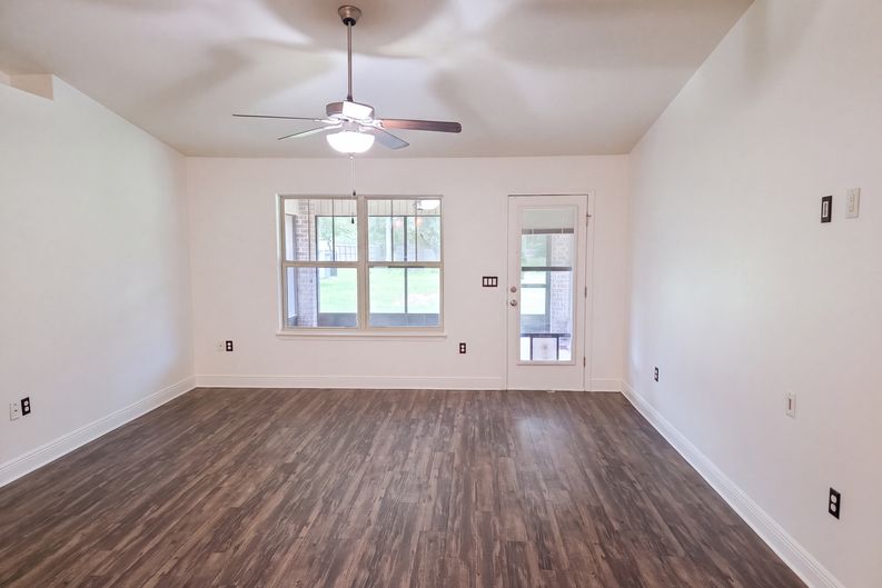 Photo 3 of 22 of 3054 Grady Tolbert Rd, Navarre, FL