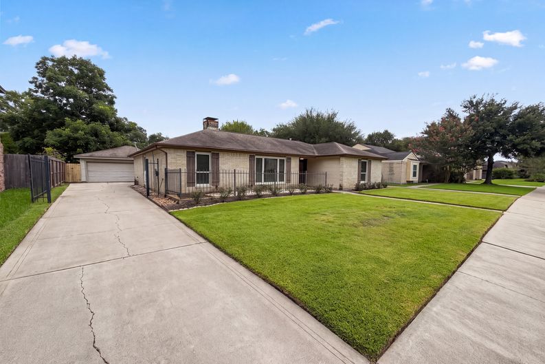 Photo 23 of 26 of 14923 Aspen Hills Dr, Houston, TX