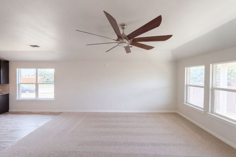 Photo 7 of 23 of 8956 Devonshire Dr, Fort Worth, TX